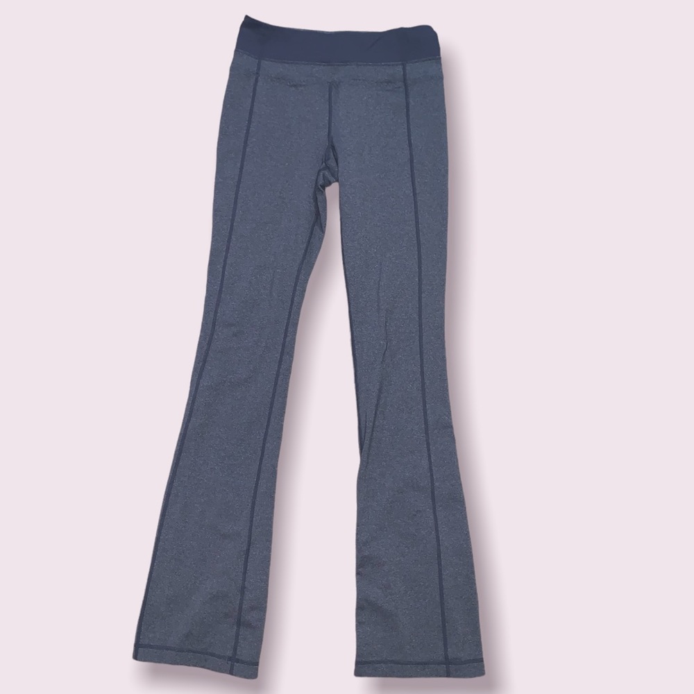 Lululemon pants with back pockets